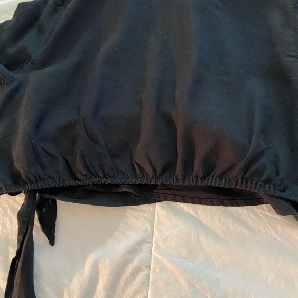 Crop Top with Eyelet on Sleeves - Picture 8 of 11